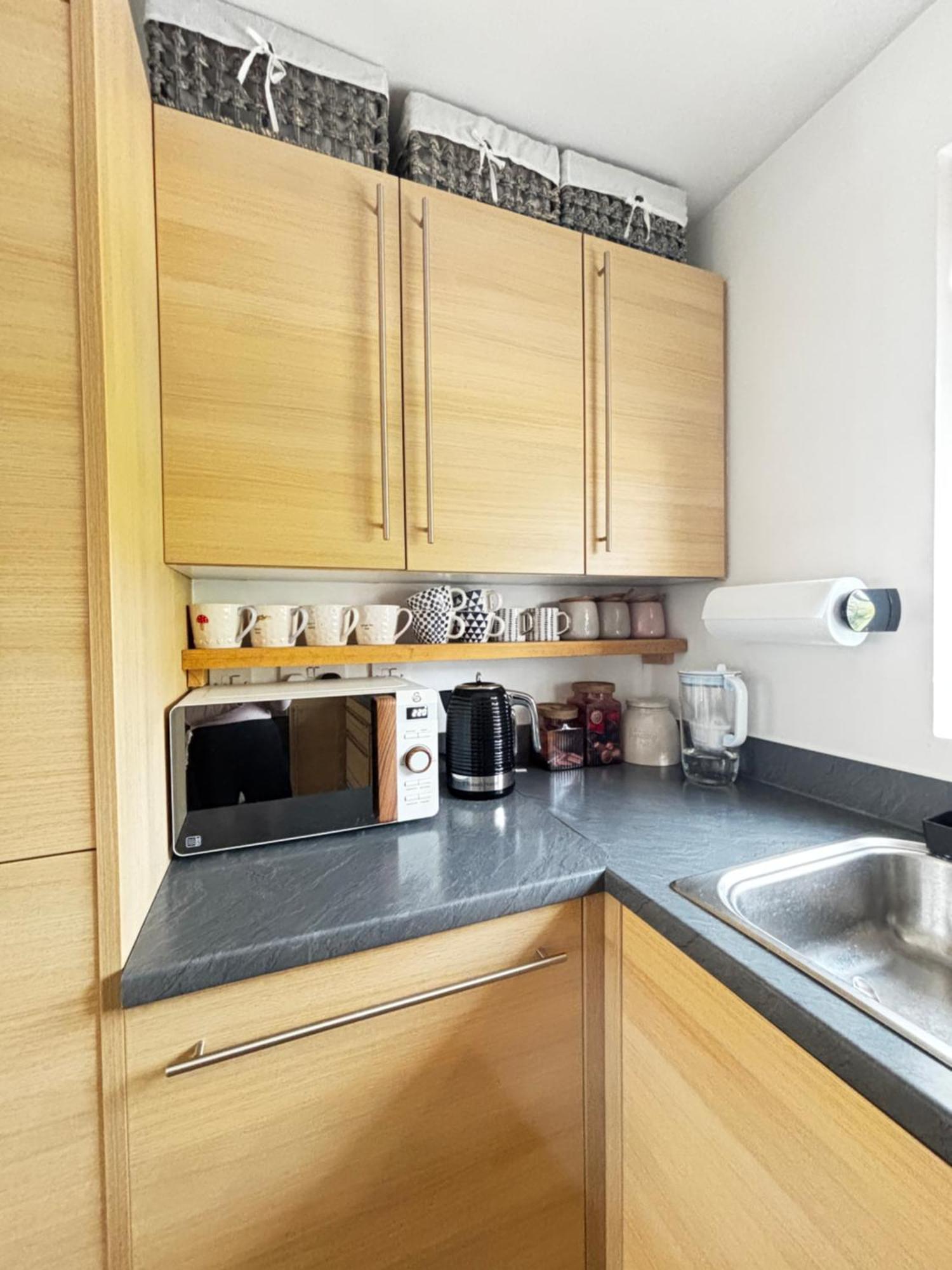 Delux Room With Private Parking, Sleeps 2, Perfect For Cotswold Getaway, Easy A419 Access Blunsdon Экстерьер фото